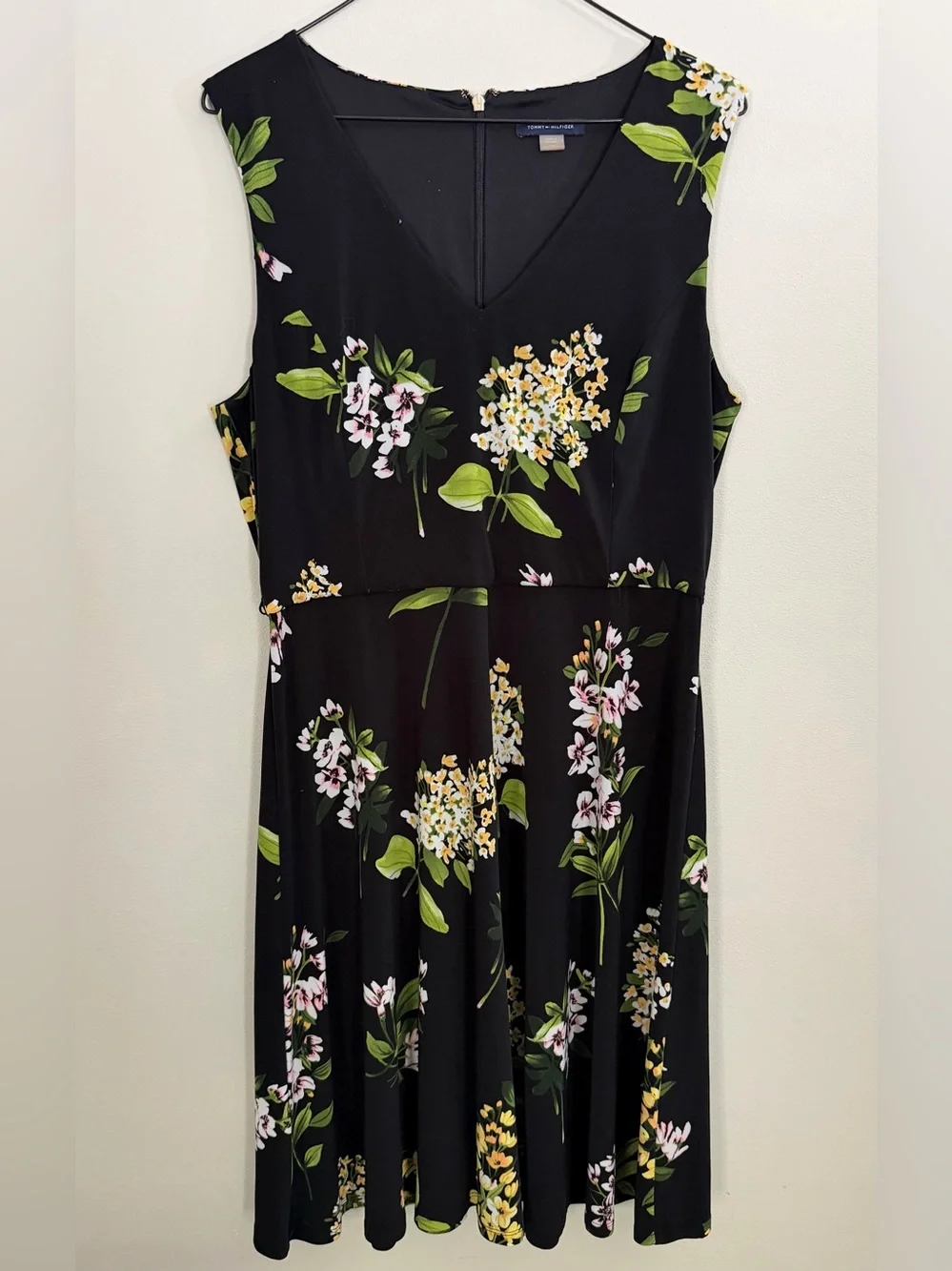 Sz 14 Tommy Hilfiger Black Green/White Floral V-Neck A-line Summer Dress Womens - Picture 1 of 7